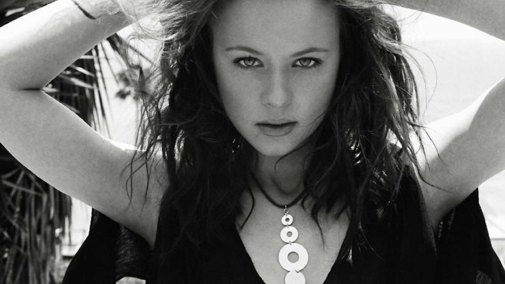 Thora Birch wallpapers HD