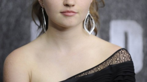 Kaitlyn Dever wallpapers high quality