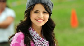 Selena Gomez HD Wallpaper