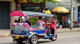 Taxi Tuktuk Wallpaper 1080p