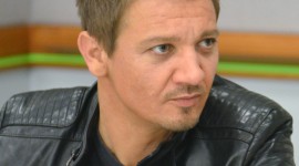 Jeremy Renner Wallpaper For IPhone Free