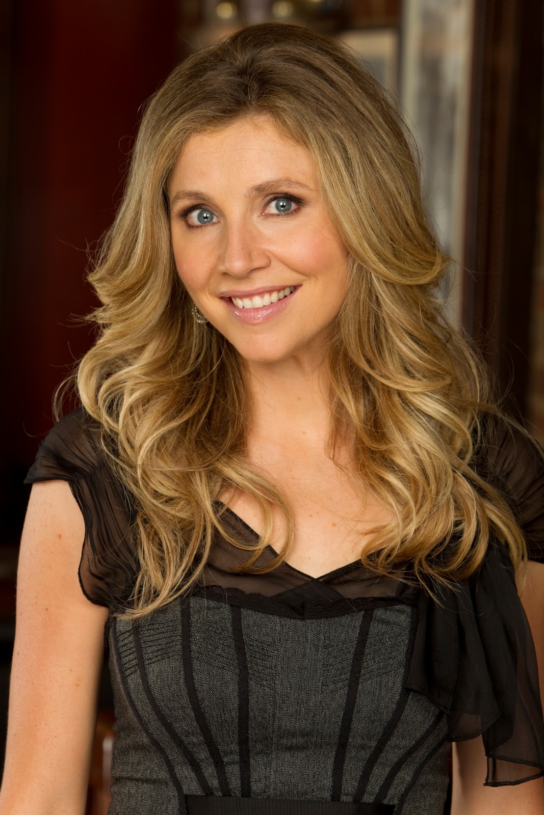 Sarah Chalke Wallpapers High Quality Download Free