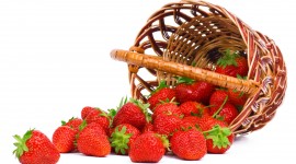 4K A Basket Of Strawberries Wallpaper HQ