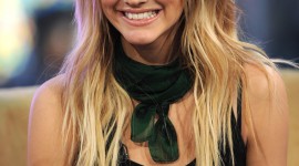 Ashlee Simpson Wallpaper For IPhone Free