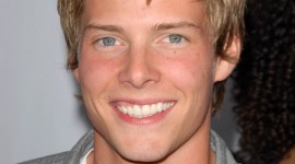 Hunter Parrish Wallpaper For IPhone Free