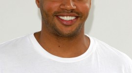 Donald Faison Wallpaper For IPhone Download