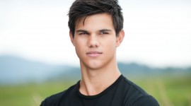 Taylor Lautner Desktop Wallpaper