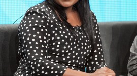 Mindy Kaling Wallpaper For IPhone 7