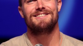 Stephen Amell Wallpaper For IPhone Free