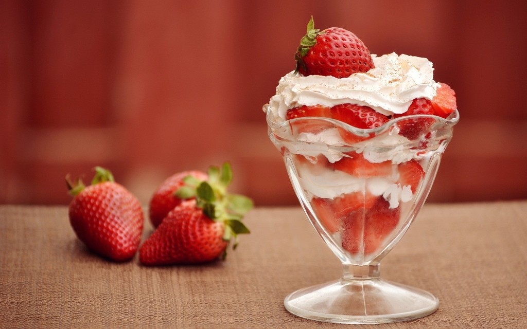 Strawberry With Cream wallpapers HD