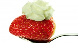 Strawberry With Cream Photo