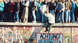 Berlin Wall Wallpaper For IPhone
