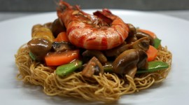 Noodles With Prawns Wallpaper