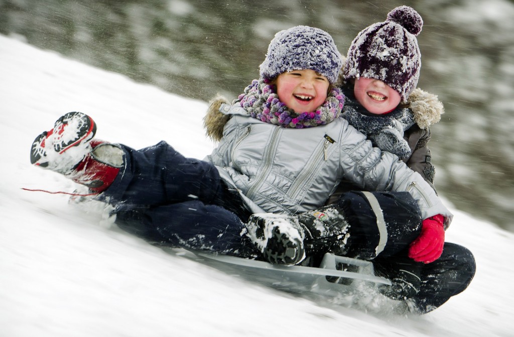 Children On A Sled wallpapers HD