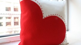 Heart Pillow Desktop Wallpaper