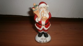 The Santa Claus Figurine Wallpaper