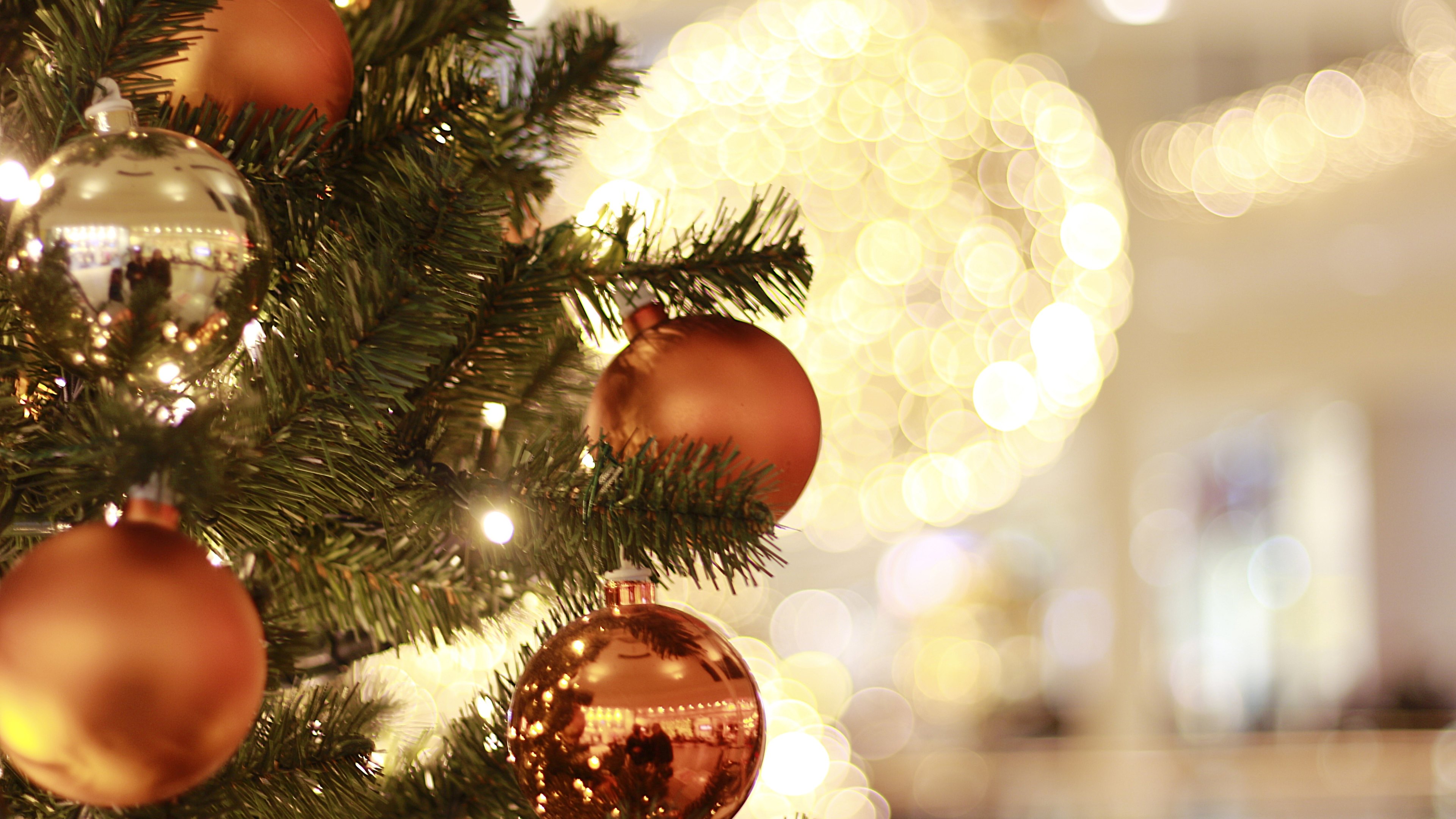 4K Christmas Balls Wallpapers High Quality | Download Free