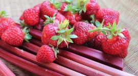Strawberries And Rhubarb Wallpaper 1080p