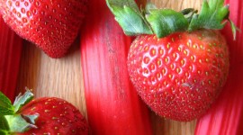 Strawberries And Rhubarb Wallpaper Full HD