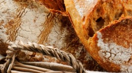 4K Basket With Bread Wallpaper For IPhone