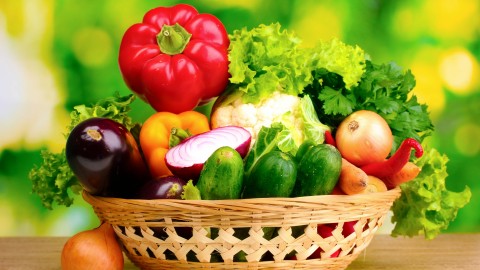 4K Basket With Vegetables wallpapers high quality