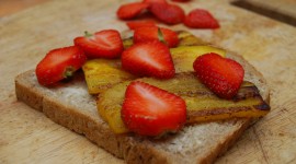 Sandwich With Strawberries Photo Free