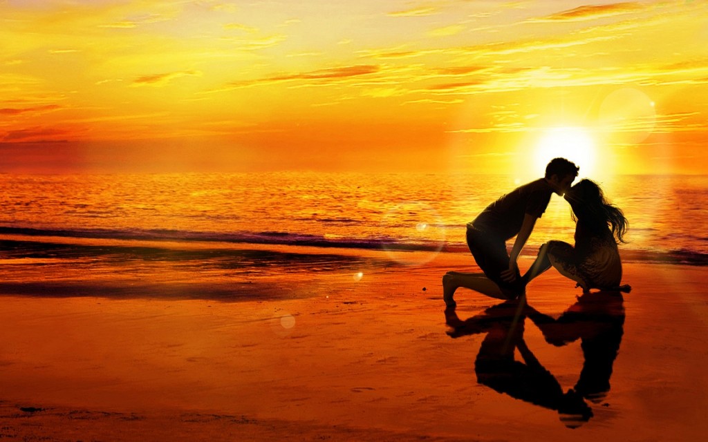 Lovers At Intimate Sunset wallpapers HD