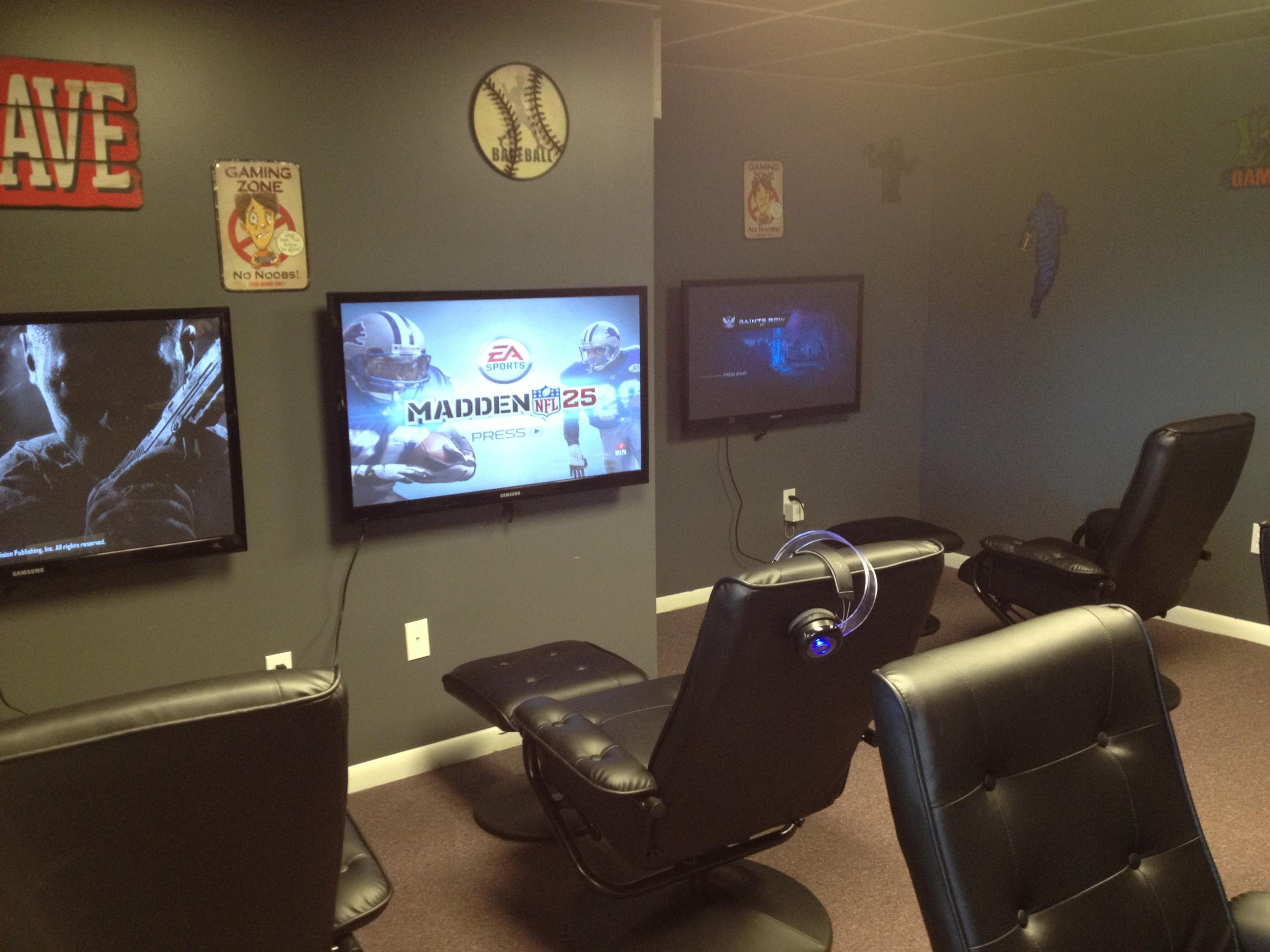 Costume Small Gaming Room Ideas Ps4 with Wall Mounted Monitor