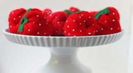Strawberry Heart Desktop Wallpaper