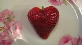 Strawberry Heart Photo Free