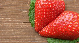 Strawberry Heart Wallpaper Free