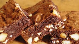 Brownie With Nuts Best Wallpaper