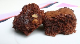 Brownie With Nuts Photo Free