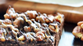 Brownie With Nuts Wallpaper For IPhone