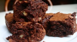 Brownie With Nuts Wallpaper Full HD