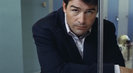 Kyle Chandler Wallpaper For IPhone