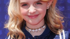 Mckenna Grace Wallpaper For IPhone