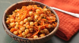 Salad With Chickpeas Wallpaper