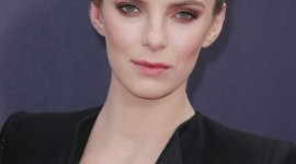 Betty Gilpin Wallpaper Download Free