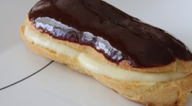 Eclair With Cream Wallpaper Download