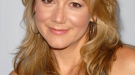 Megyn Price Wallpaper For IPhone 7