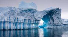 4K Iceberg Desktop Wallpaper