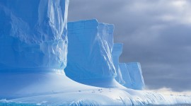 4K Iceberg Wallpaper Free