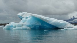 Striped Icebergs Desktop Wallpaper