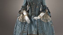 16 Century Dresses Wallpaper For Mobile