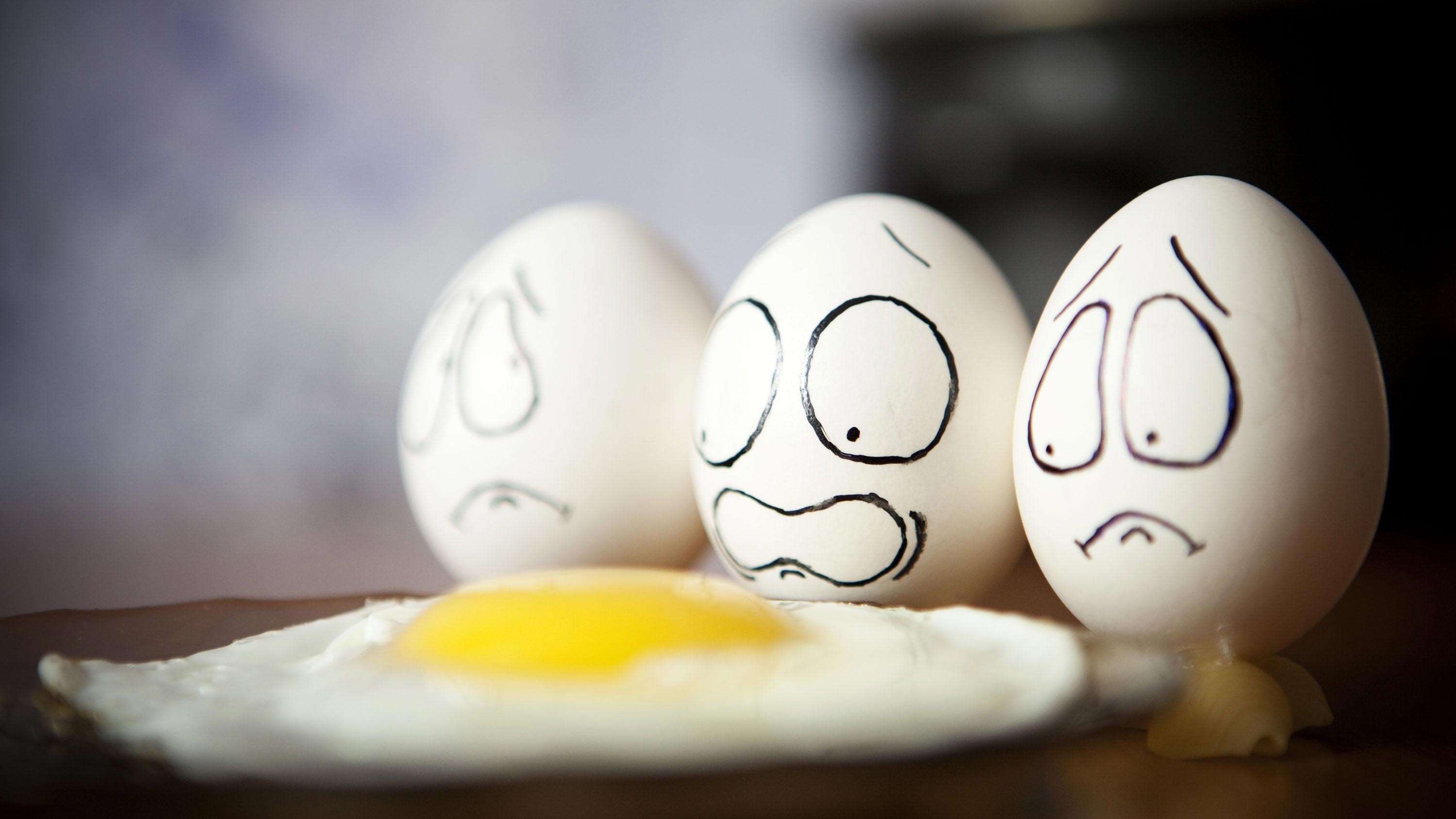 Креативные рисунки на яйцах