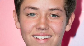 Ethan Cutkosky Wallpaper For IPhone Free