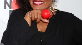 Yvette Nicole Brown Wallpaper For IPhone