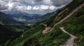 4K The Path Of The Mountain Image Download