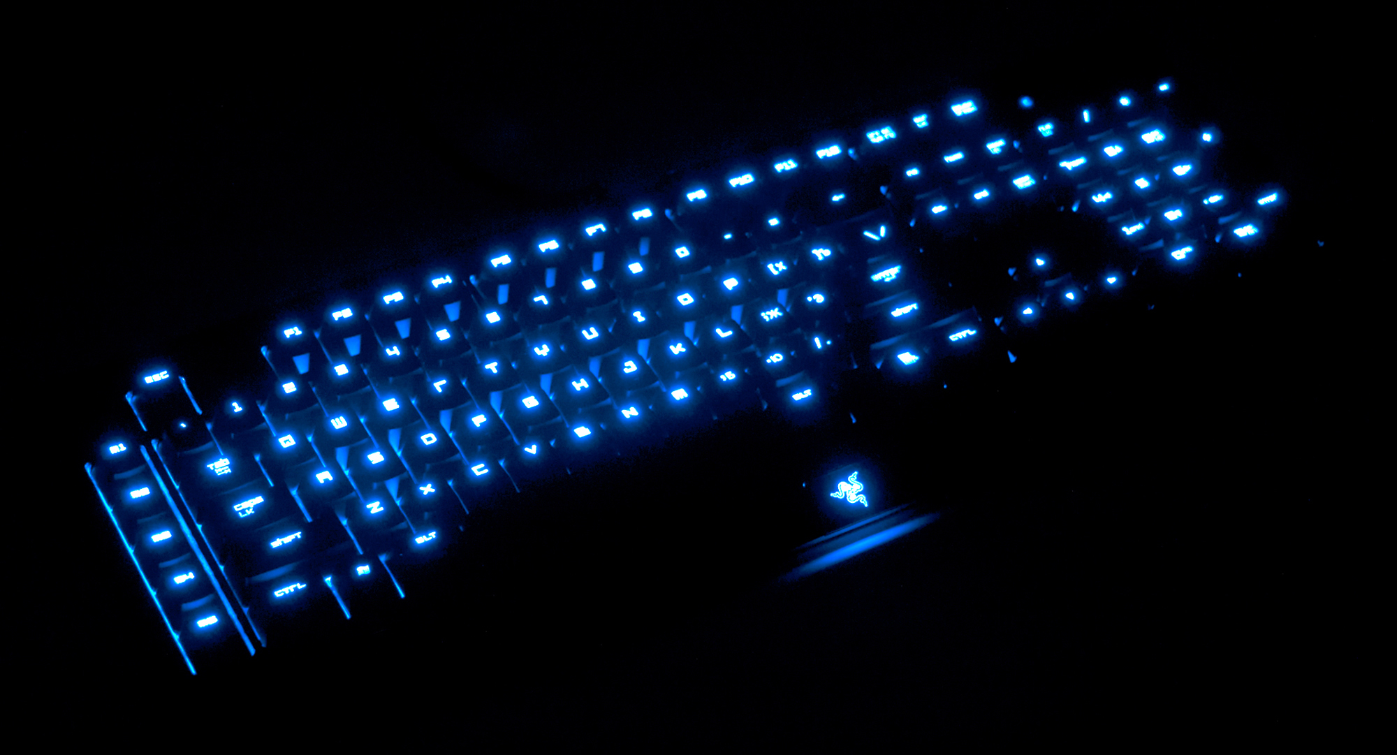 Черная клавиатура с подсветкой